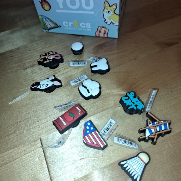 NWB - FUN 10 CROCS JIBBITZ CHARMS - Picture 3 of 5